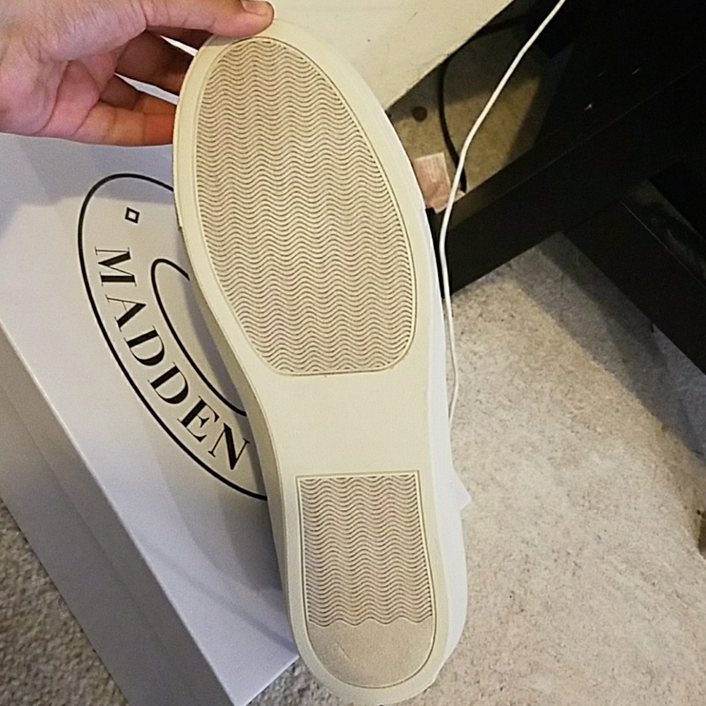 Slip ons - Picture 2 of 3